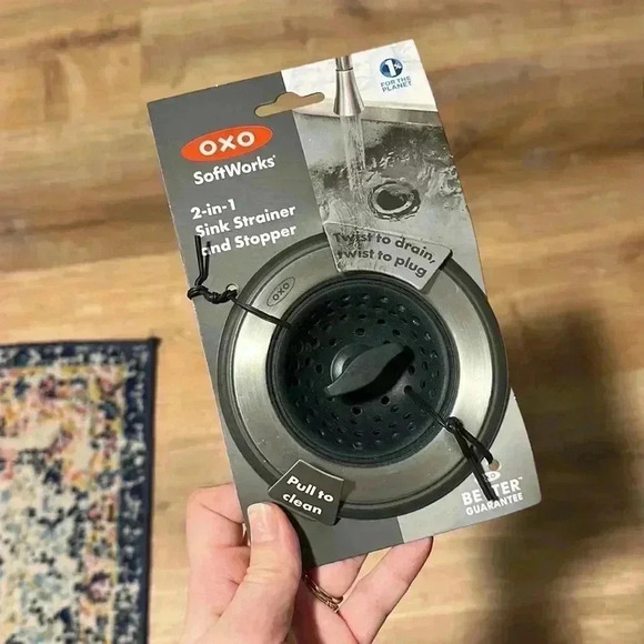 OXO | 2-in-1 Silicone Sink Strainer with Stopper - Picture 4 of 4